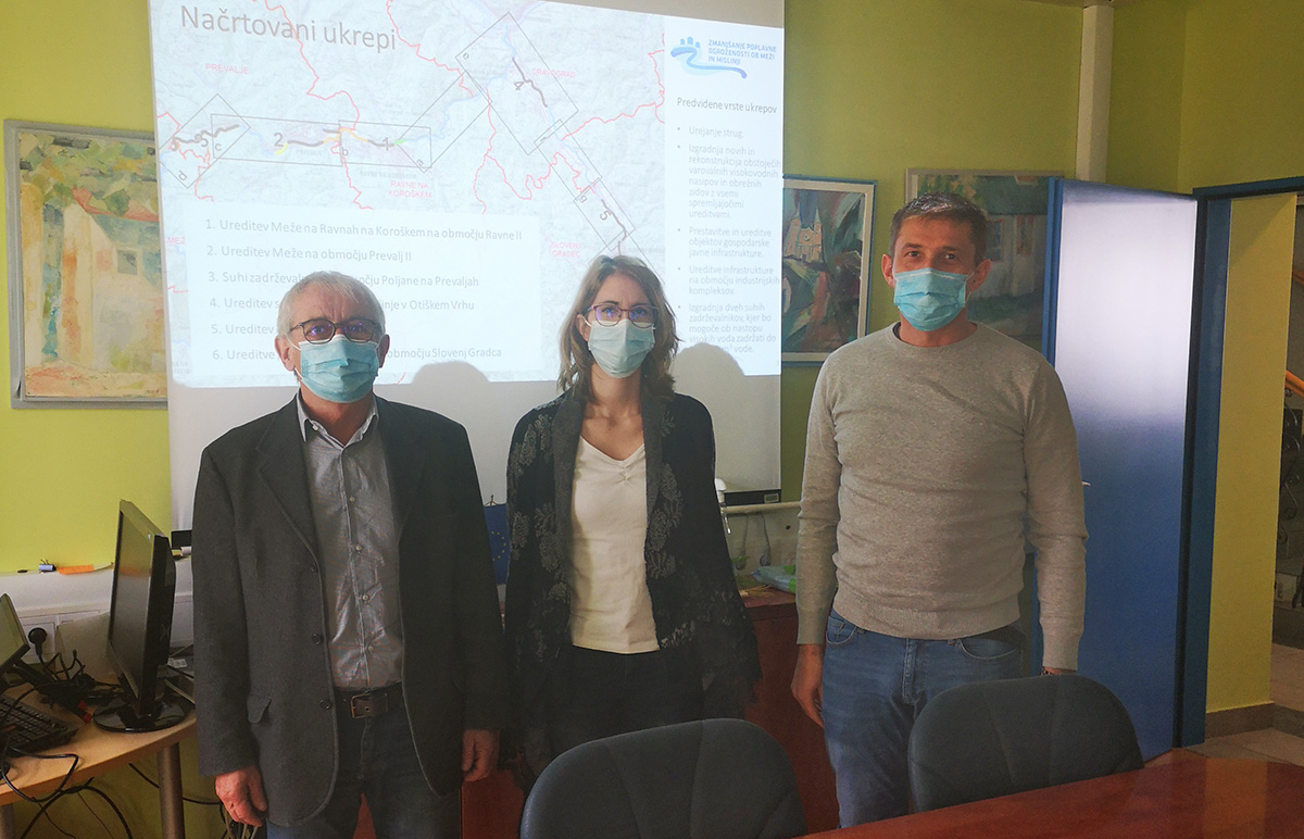 Smiljan Juvan (VGB Maribor), Petra Kralj Marhold DRSV) in Martin Kos (VGB Maribor) Predstavitev ukrepov Otiški Vrh