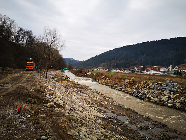 Gradnja protipoplavnih ureditev na Mislinji Gradnja protipoplavnih ureditev na Mislinji