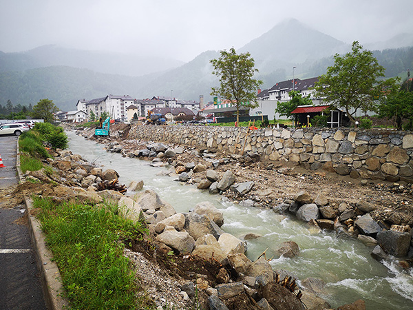 Gradnja protipoplavnih ureditev na Meži
