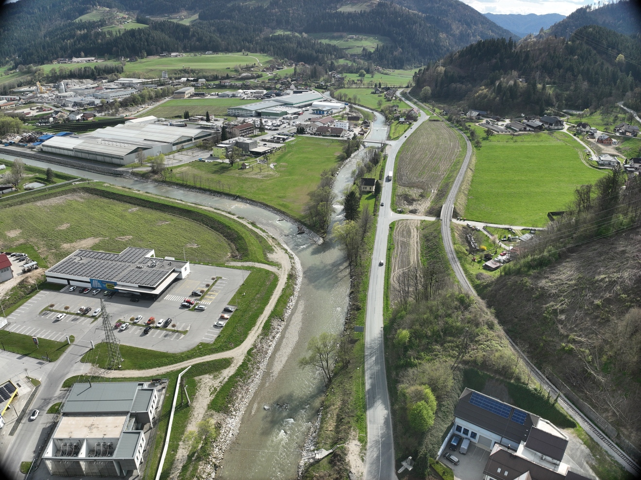 Končane ureditve na sotočju reke Meže in Mislinje v Otiškem Vrhu. (Foto: VGP Drava Ptuj, d.o.o., 2024). Končane ureditve na sotočju reke Meže in Mislinje v Otiškem Vrhu. (Foto: VGP Drava Ptuj, d.o.o., 2024).
