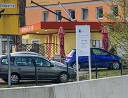 Spominska tabla na območju Ravne II Slika 14: Spominska tabla Ravne II